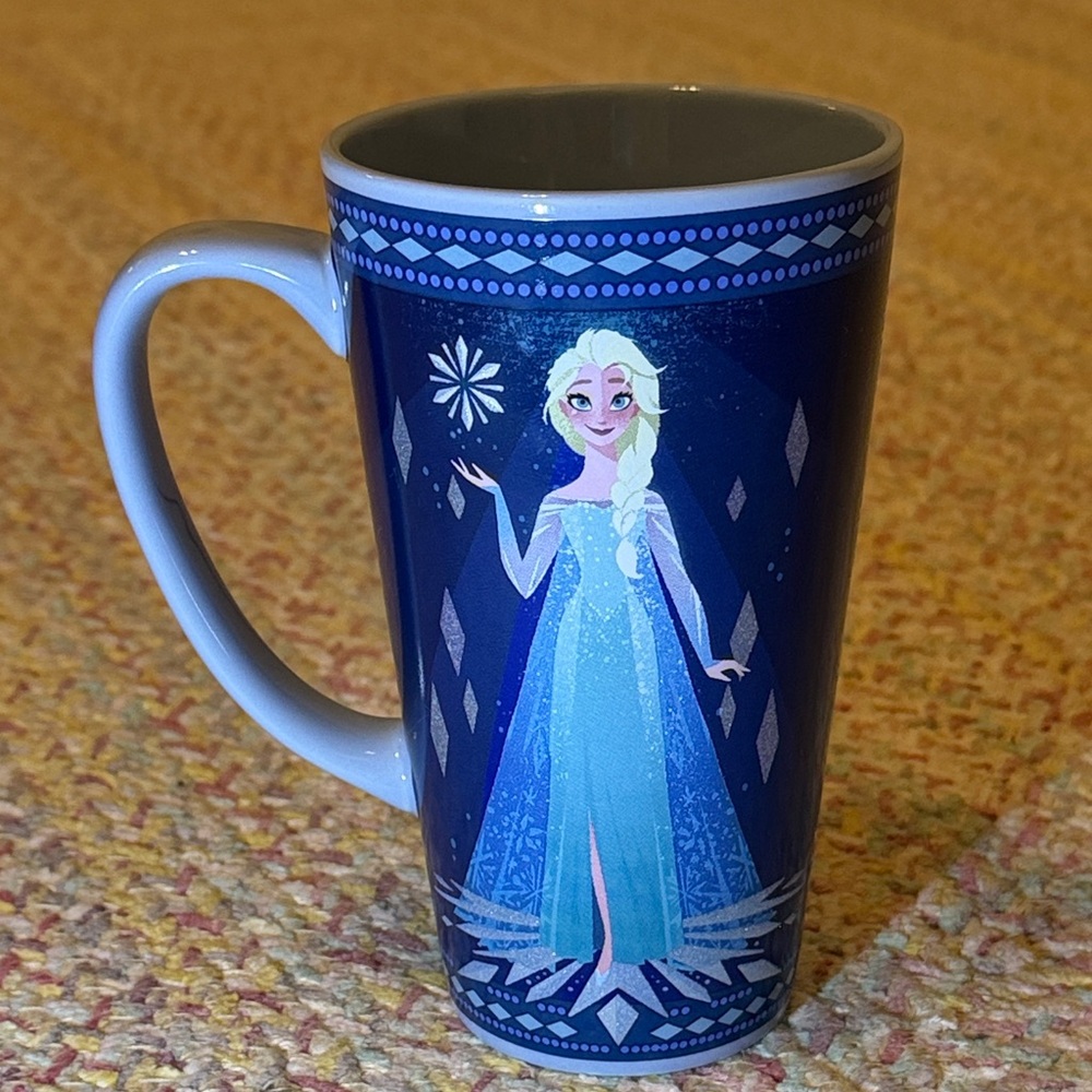 Disney Store - Frozen 10 year anniversary Mug (16oz) featuring Elsa - Picture 8 of 10